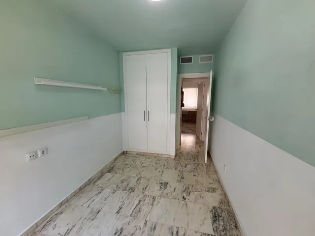 Vivienda en alquiler 4 dormitorios con garaje. Murcia Centro. — 13