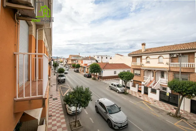 ¡Tu nuevo hogar te espera en Churriana de la Vega! Casa adosada con patio, garaje y futura parada de metro a pocos pasos. — 20