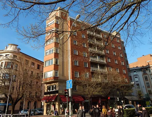 ETXEA, alquila en el centro de Pamplona, oficina de 26 m2