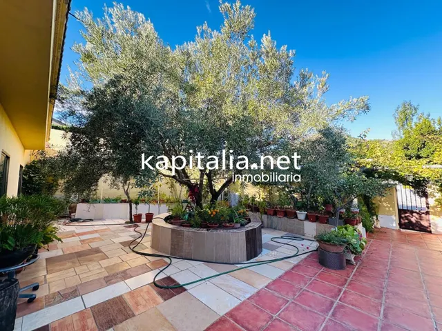 Amplia casa a la venta en Font de la Figuera (Valencia) — 19
