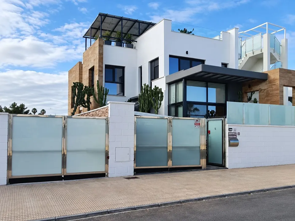 Villa 3 habitaciones 127m² en venta - Lomas de Cabo Roig