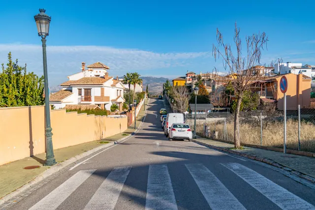 Venta de solar urbano, urbanización Cortijo de la Luz — 8