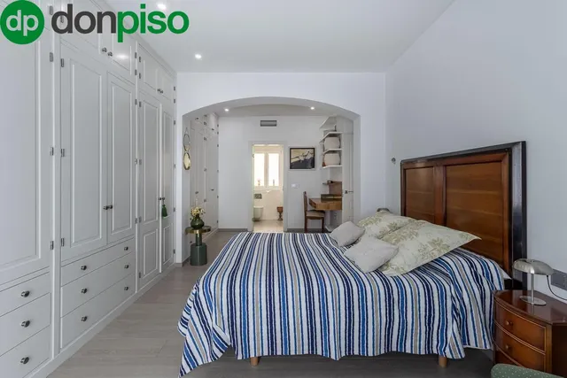 PISO COMPLETAMENTE REFORMADO EN CALLE RECOGIDAS — 22
