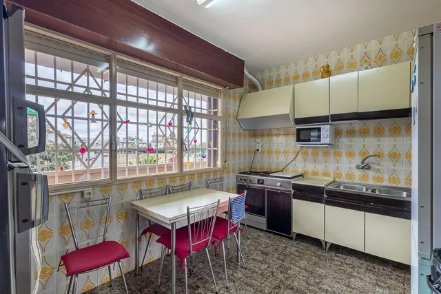 Gran casa con parcela y piscina en Cájar — 12