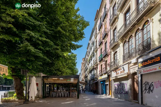 A la venta edificio en plaza bib-rambla — 15