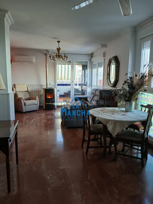 INMOBILIARIA LA MANCHA VENDE ATICO EN ZONA CENTRICA DE ALBAC