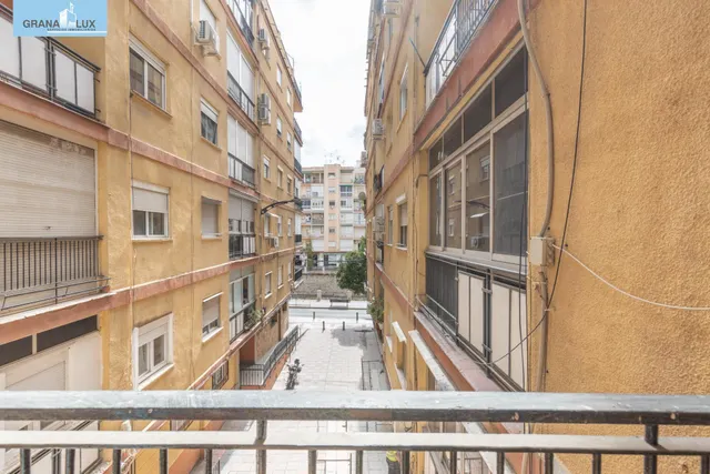 Piso amplio de tres dormitorios en ribera del genil-camino de ronda — 10