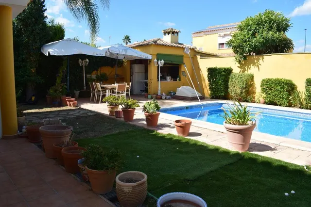 ESTUPENDA VIVIENDA EN URBANIZACIÓN VALL DE LLIRIA — 32