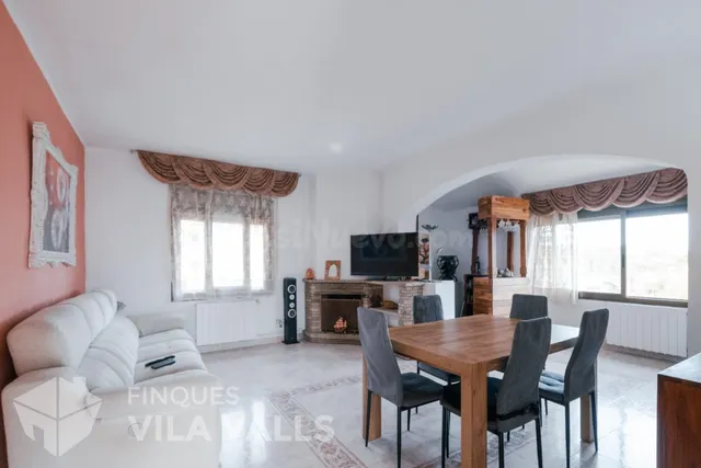 Casa adosada con jardín, terraza y vistas a la montaña - foto 4