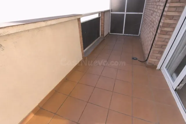 CASA ADOSADA EN VENTA CON GARAJE PARA 2 COCHES, TERRAZA Y PA - foto 2