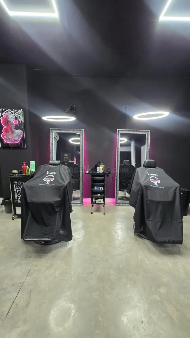 TRASPASO DE EXCELENTE BARBERÍA RENOVADA ZONA LOS ANGELES — 3