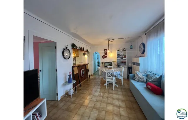Piso en venta en zona comercial de Empuriabrava - foto 4