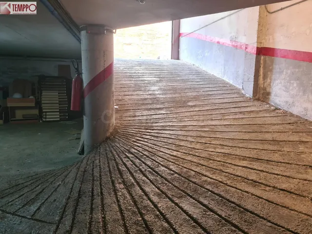 Plaza de Aparcamiento en VENTA - foto 2
