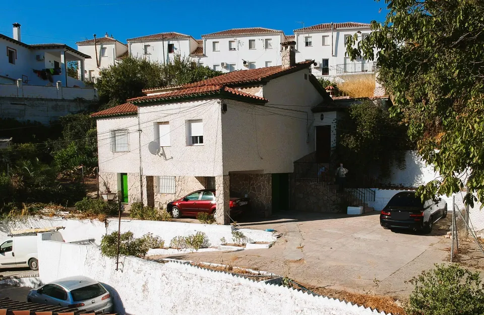 Casa con parcela en Setenil de las Bodegas, cerca del casco histórico