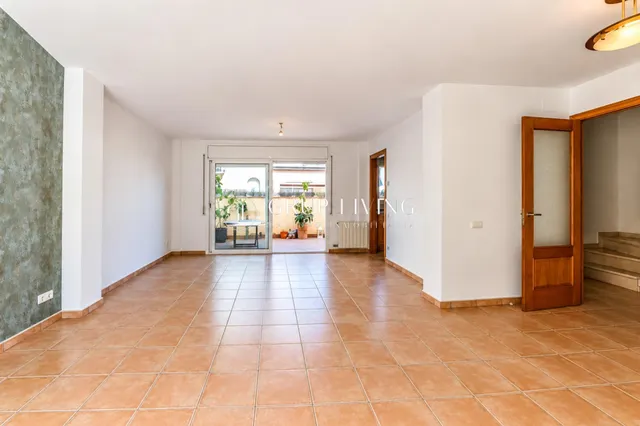 CASA PAREADA PARA DISFRUTAR DEL ESPACIO, TRANQUILIDAD Y CALI - foto 4
