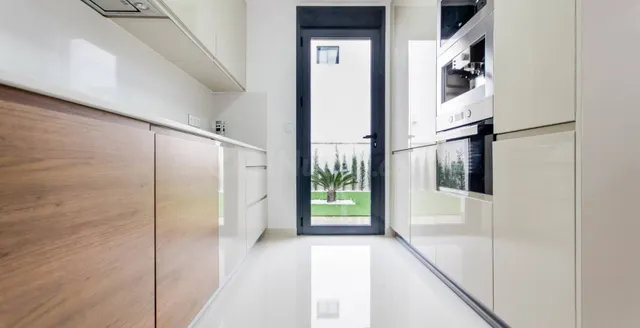 Villa contemporánea con piscina privada y solárium: el autén - foto 5