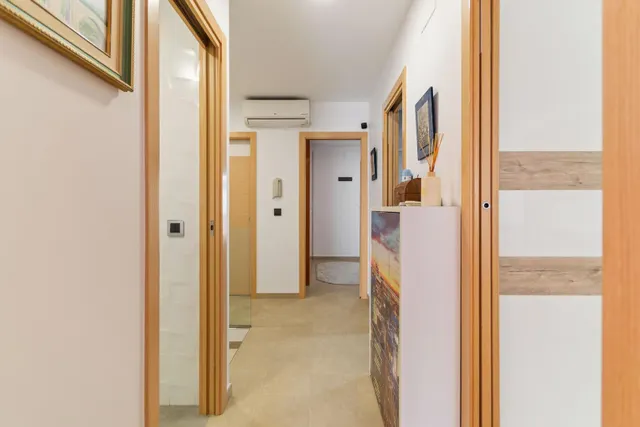 Casa adosada impecable de 4 dormitorios, placas solares y excelente ubicación en Empuriabrava. — 39