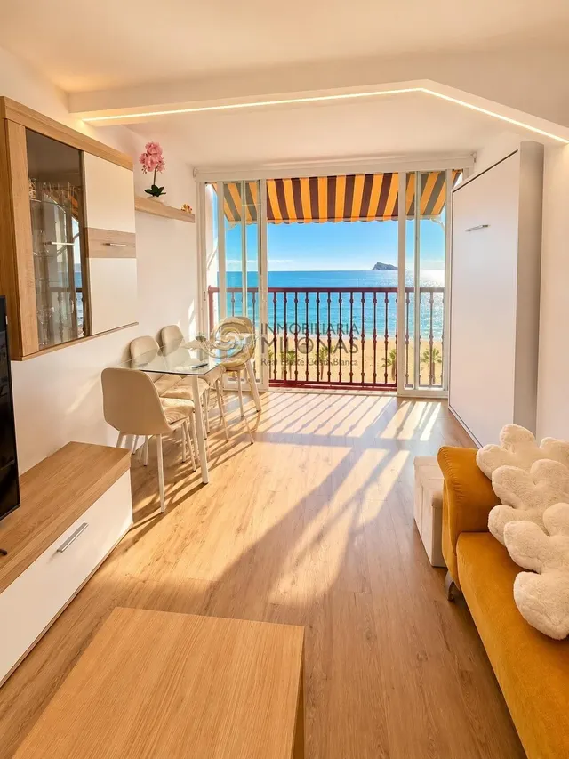 Exclusivo estudio totalmente reformado en primera línea de playa levante – Benidorm — 13