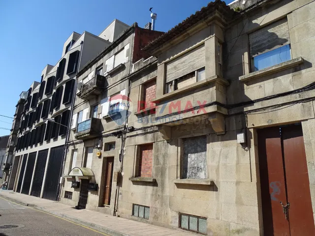 Casa / Chalet adosado en venta en Calle Mantelas, A Salgueir - foto 2