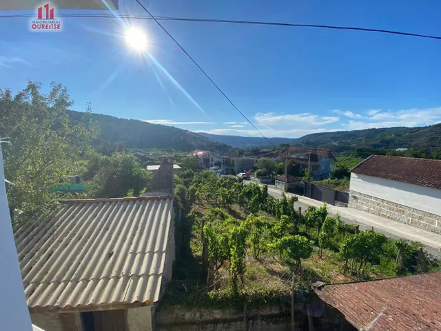 SE VENDE CASA SITUADA EN LA ZONA DE ALONGOS — 24
