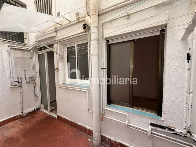 Calle ROMANÍ, amplio y luminoso — 12