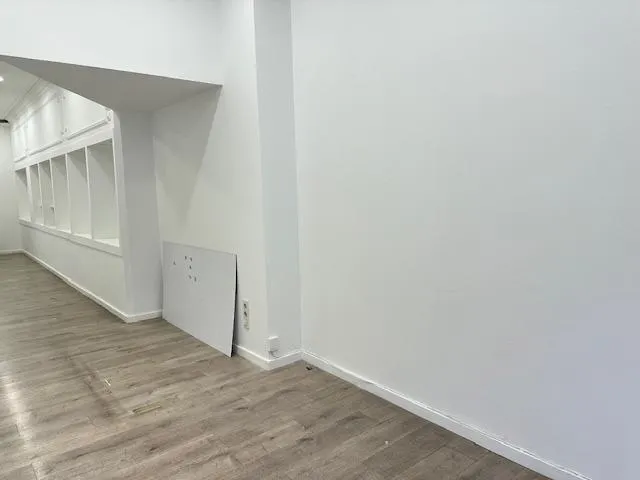 LOCAL COMERCIAL EN VENTA EN PLENO CENTRO DE MANRESA CALLE BORN — 3