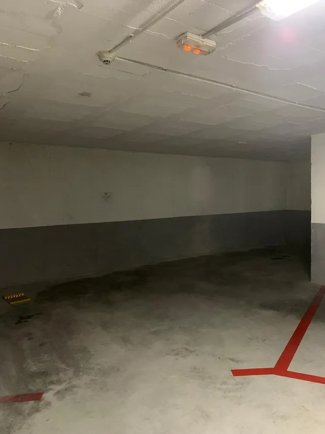 Si quieres llegar y aparcar este verano, sin tener que dar vueltas y vueltas... incluso 2 coches — 2