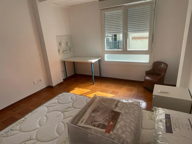 Piso ESTUDIANTES-FUNCIONARIOS ALQUILER habitaciones en Caste - foto 3