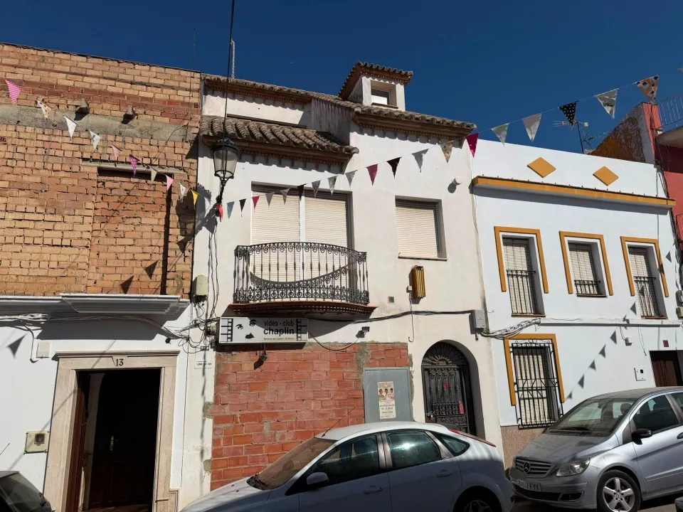 Apartamento en Puerto Serrano: céntrico y con gran potencial