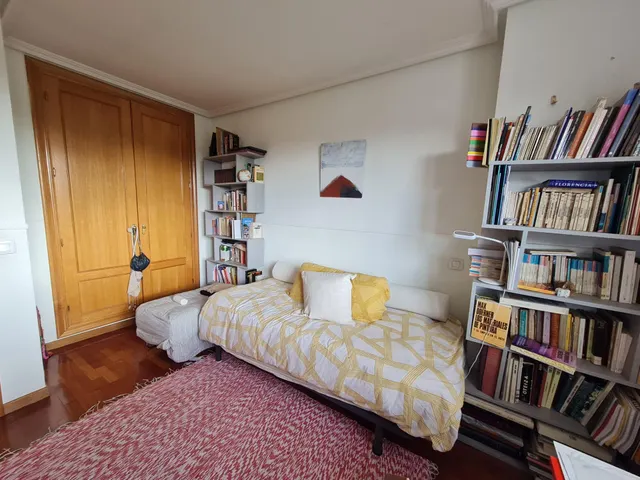Chalet adosado en alquiler con terraza, piscina y dos plazas de garaje junto al Paseo de Zorrilla — 30