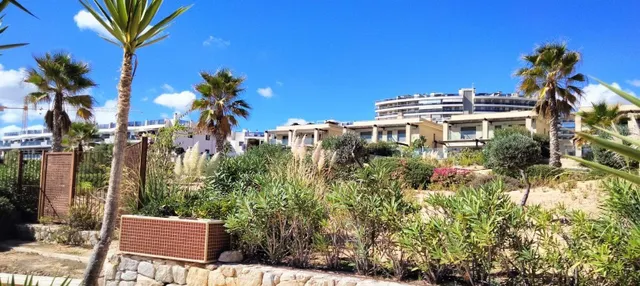 BUNGALOW EN URBANIZACIÓN CON PISCINA Y VISTA AL MAR — 22