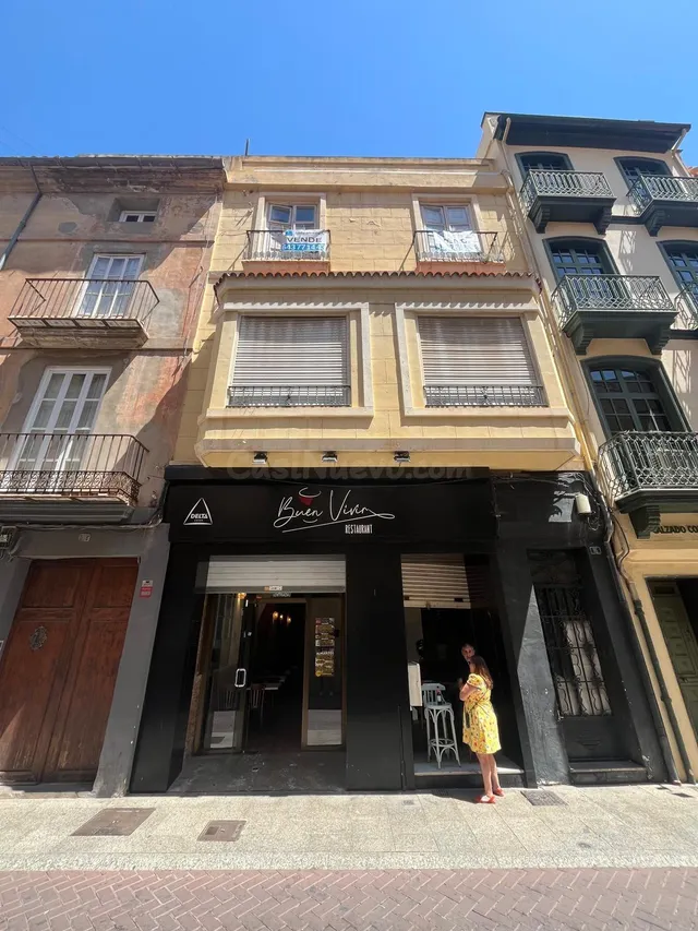 Edificio en calle Colon 16 - foto 4