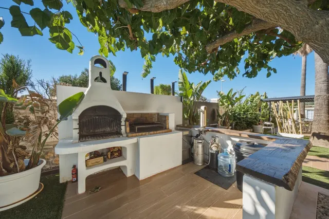 ESPECTACULAR VILLA CON PISCINA, 6 DORMITORIOS EN SUITE Y VISTAS AL MAR EN SA TORRE — 45