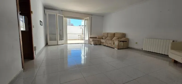 Planta baja luminosa con terraza de 35 m2 en Poble Sec, Sitges — 3