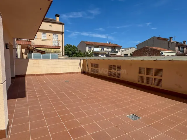 Piso con terraza - foto 2