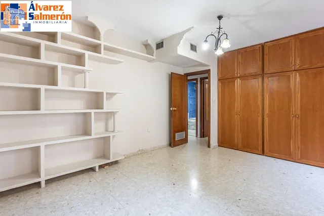 Espacio, luz y comodidad en una vivienda con grandes posibilidades en zona Alcampo — 16