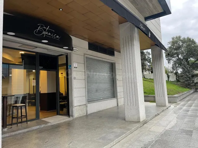 Se alquila / vende local en gran zona comercial en Lagunas! - foto 4