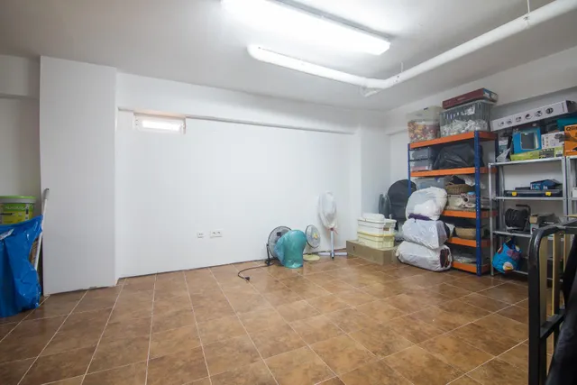 CHALET PAREADO A UN PASO DEL CAMPO DE GOLF CON 5 habitaciones 3 BAÑOS — 44