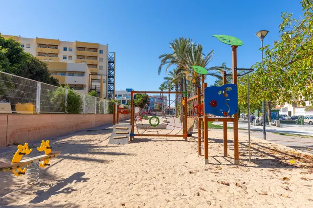 Acogedor piso en planta baja con piscina comunitaria — 29