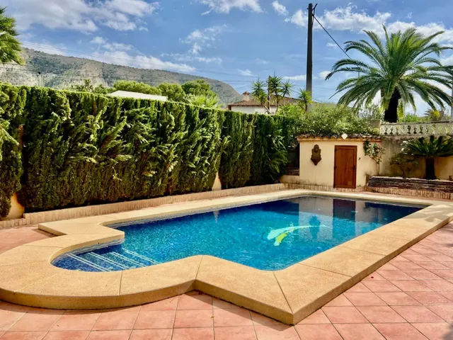 CHALET INDEPENDIENTE CON GRAN PARCELA Y PISCINA PRIVADA EN EL ALBIR, ALFAZ DEL PI — 44