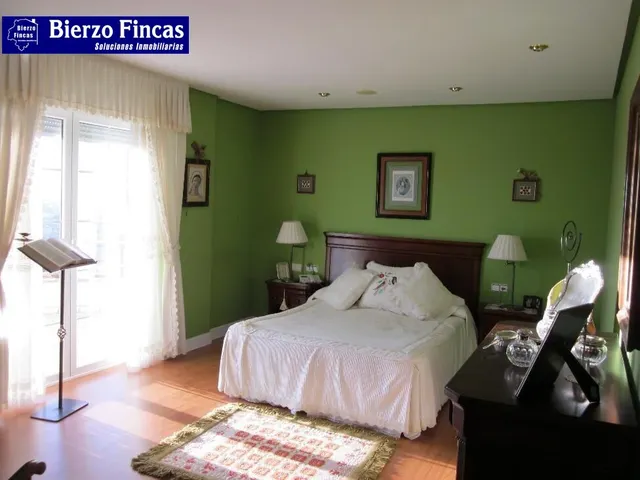 ESPECTACULAR CHALET EN LAS LOMAS — 6