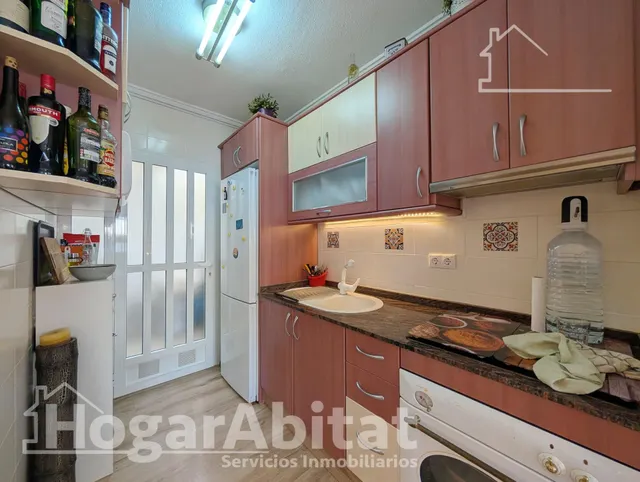 ¡Cerca del mar! Precioso Adosado reformado en residencial, con solarium, piscina comunitaria y garaje — 6