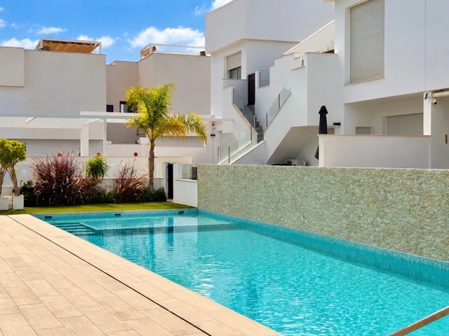 Ático 3 habitaciones 110m² en venta - Zona Pueblo — 38