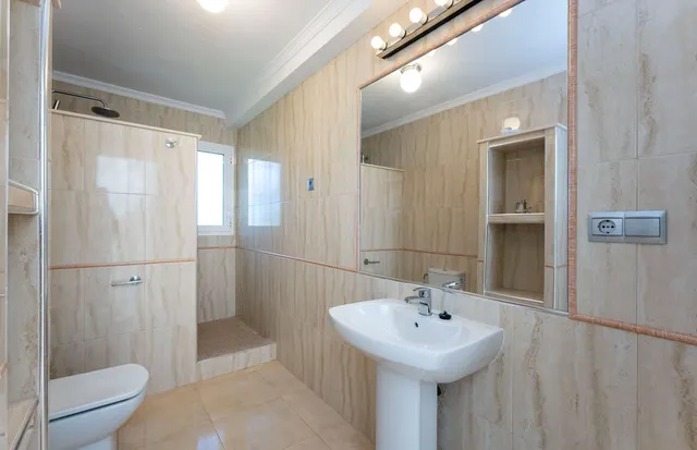 Finca rústica 9 habitaciones 588m² en venta - Costa del Sol — 28