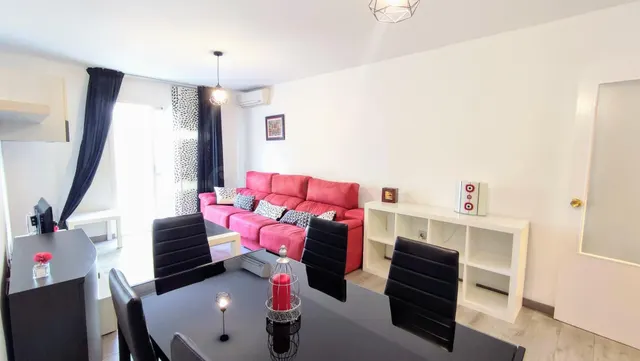 Vivienda tres dormitorios y aparcamiento en alquiler, Málaga
