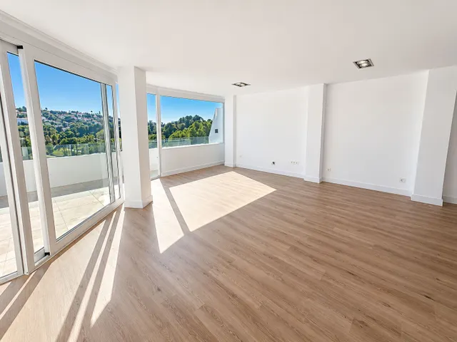 Adosado reformado  en venta con vistas panorámicas al golf en Torrequebrada, Benalmádena — 11