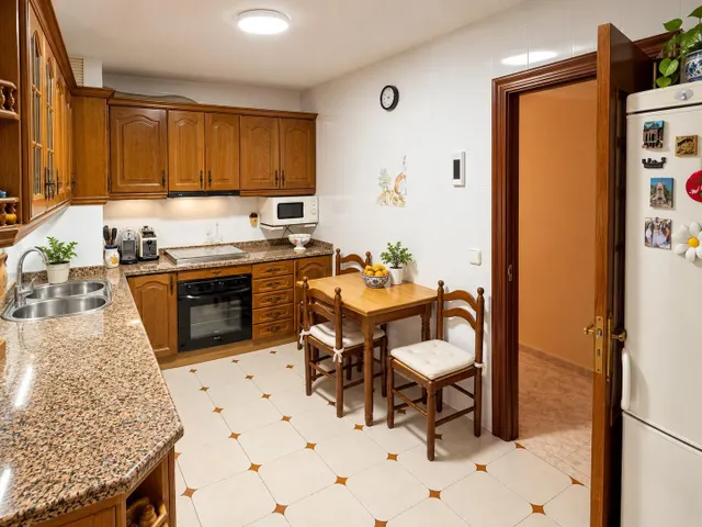Amplia vivienda con ascensor en avenida de alcoy Alicante — 7