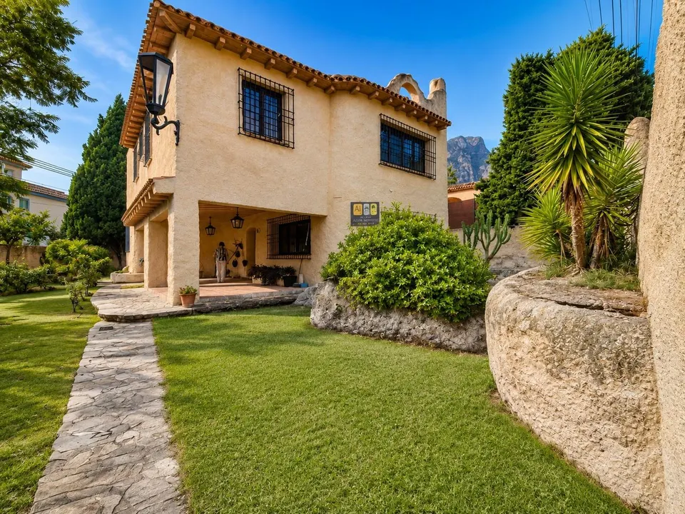 CHALET EN POLOP A LA VENTA