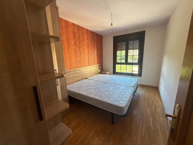 Piso de 3 habitaciones en alquiler en el centro de Nava - foto 4