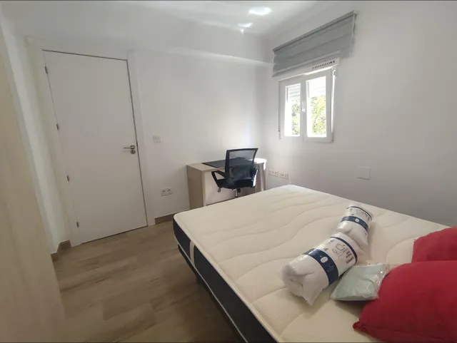 PISO REFORMADO EN ALQUILER POR habitaciones | 4 habitaciones — 12